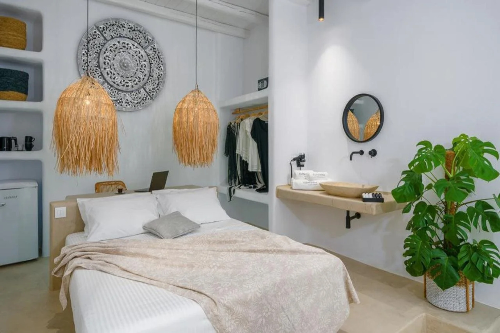 Euphoria Chora Naxos