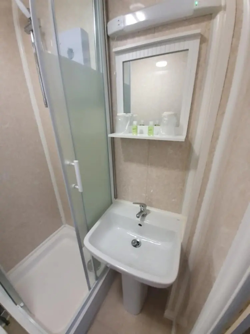 Dove Court Mini Lodge