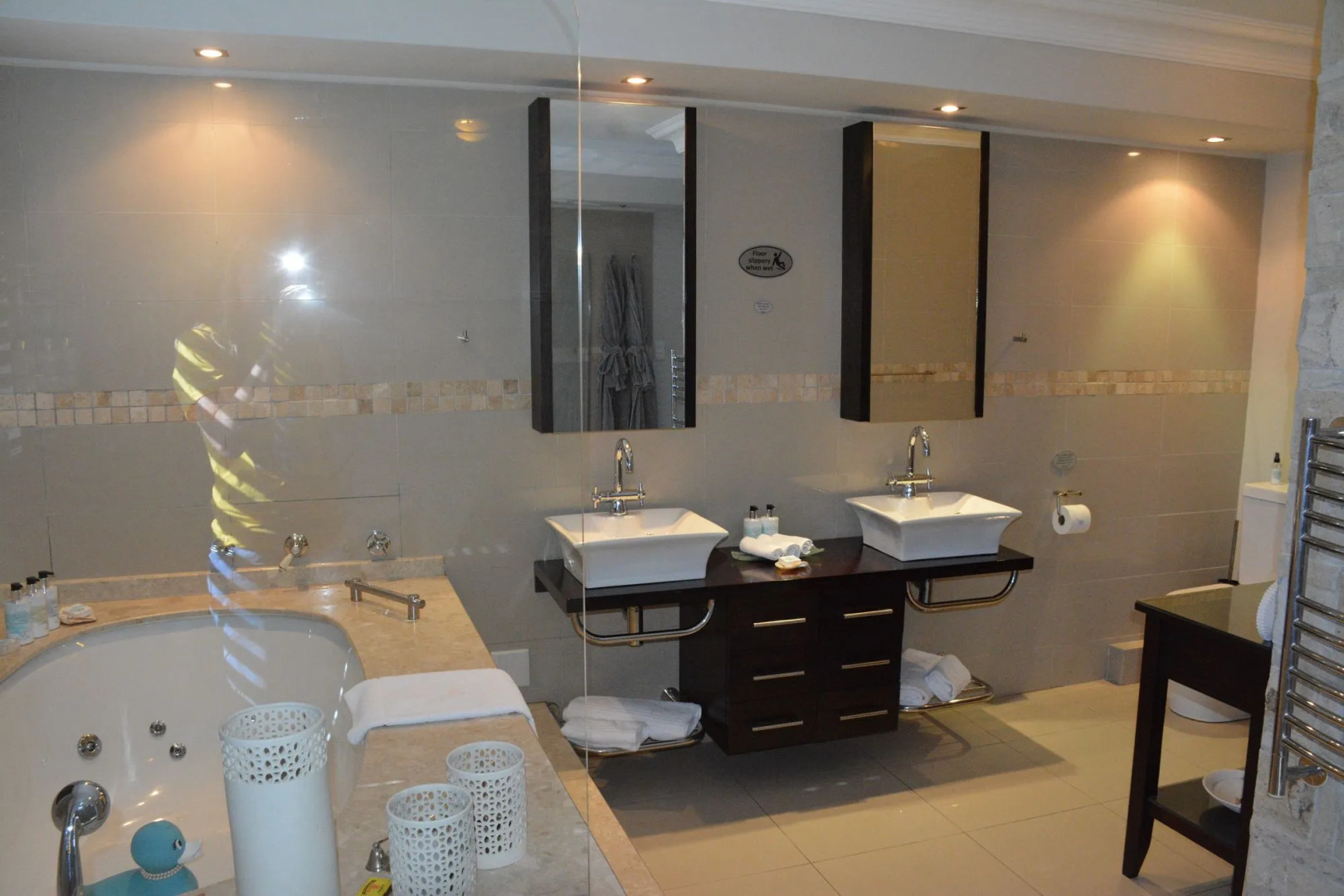 Head over Hills Luxury Retreat