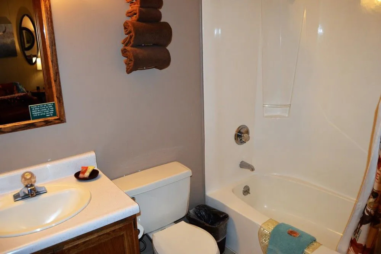 Inn on Fall River & Fall River Cabins