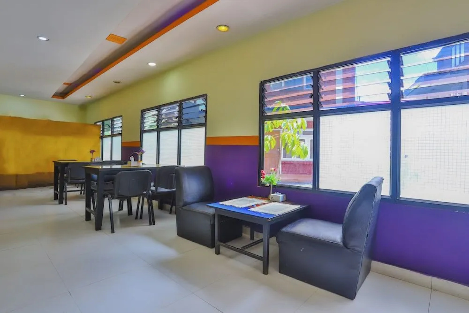 Oyo 472 Hotel Tapowan And Restaurant