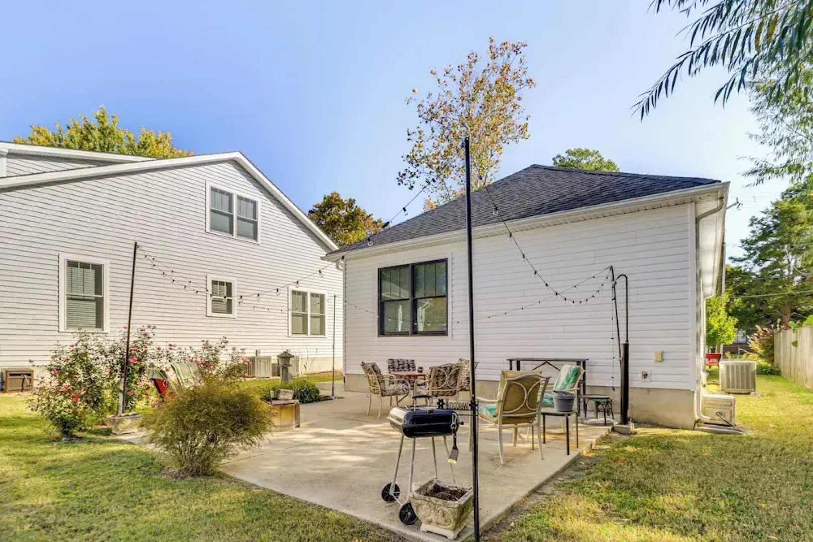 Walk to Potomac River: Colonial Virginia Retreat