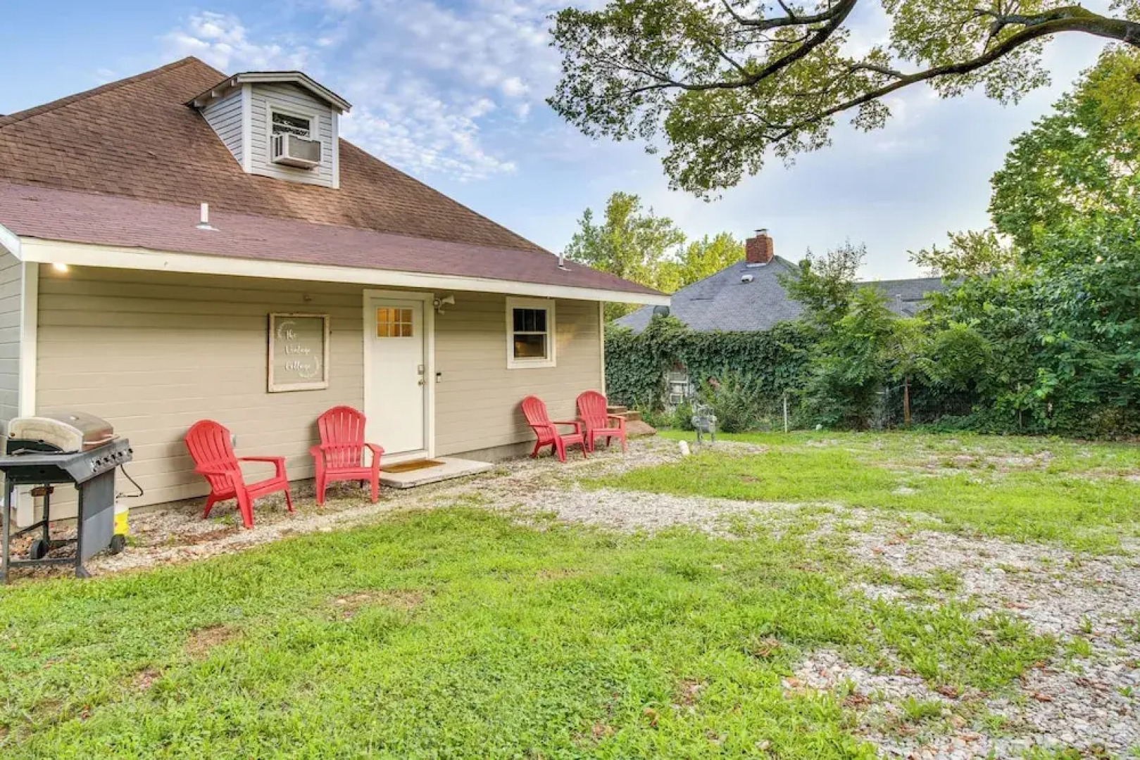 Updated Cotter Cottage: Walk to White River!