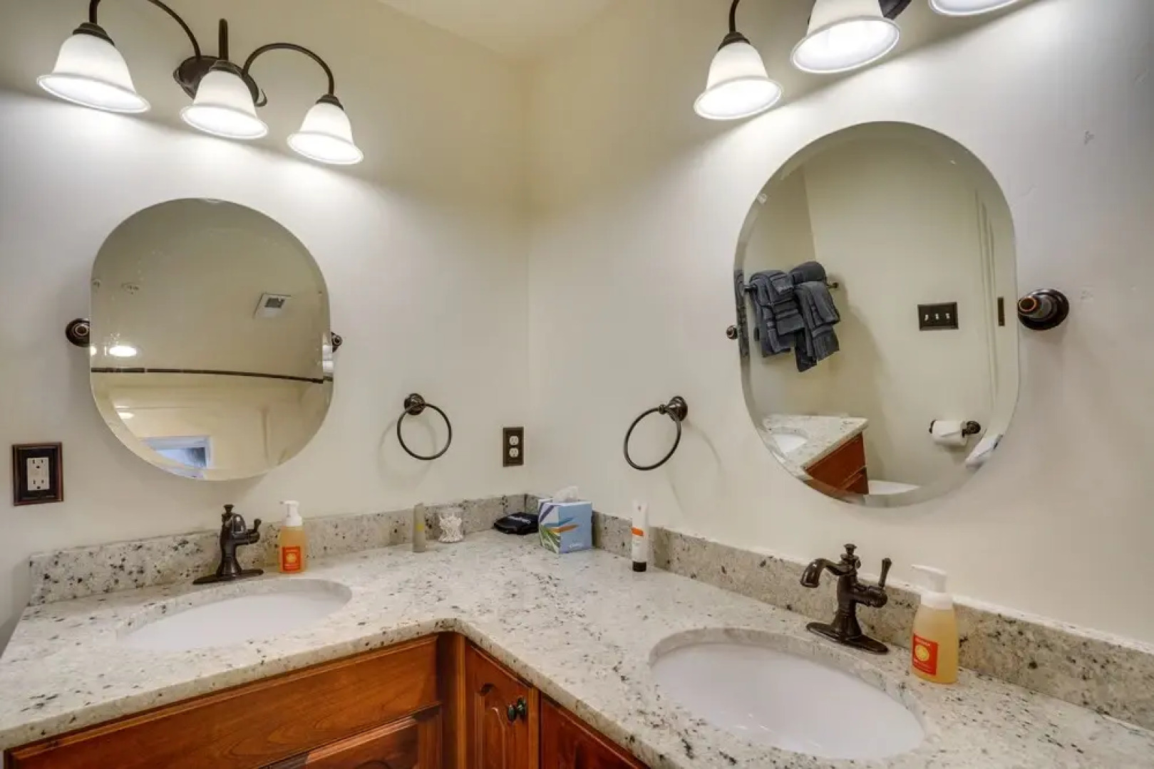 Convenient Cedar City Studio < Half-mi to Downtown