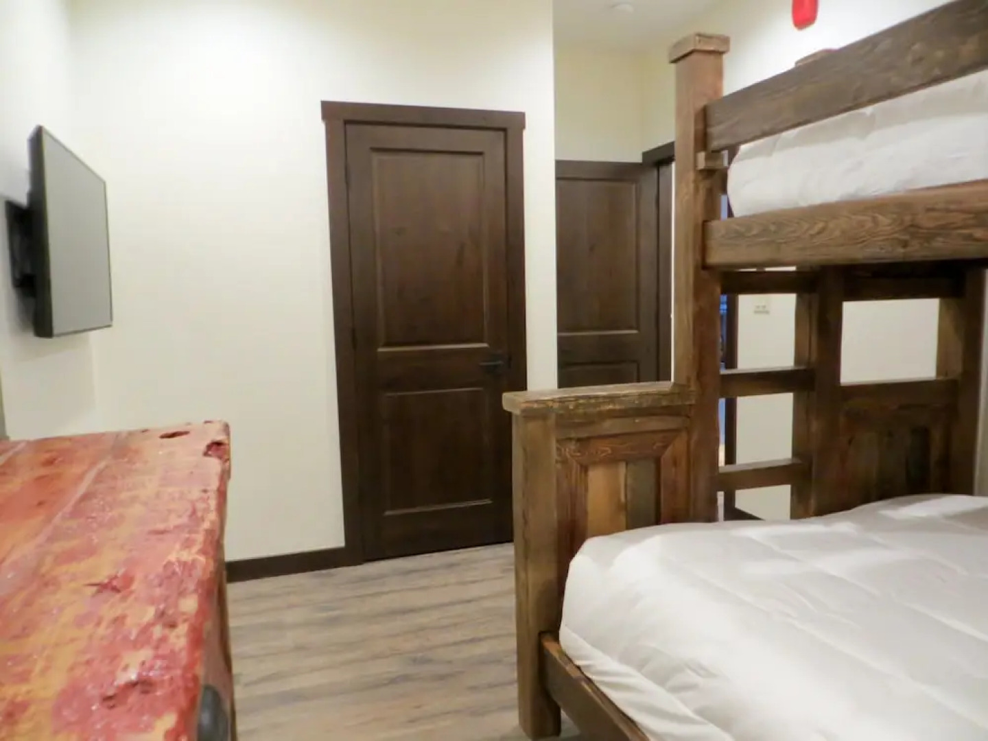 Crested Mountain North by CB Lodging