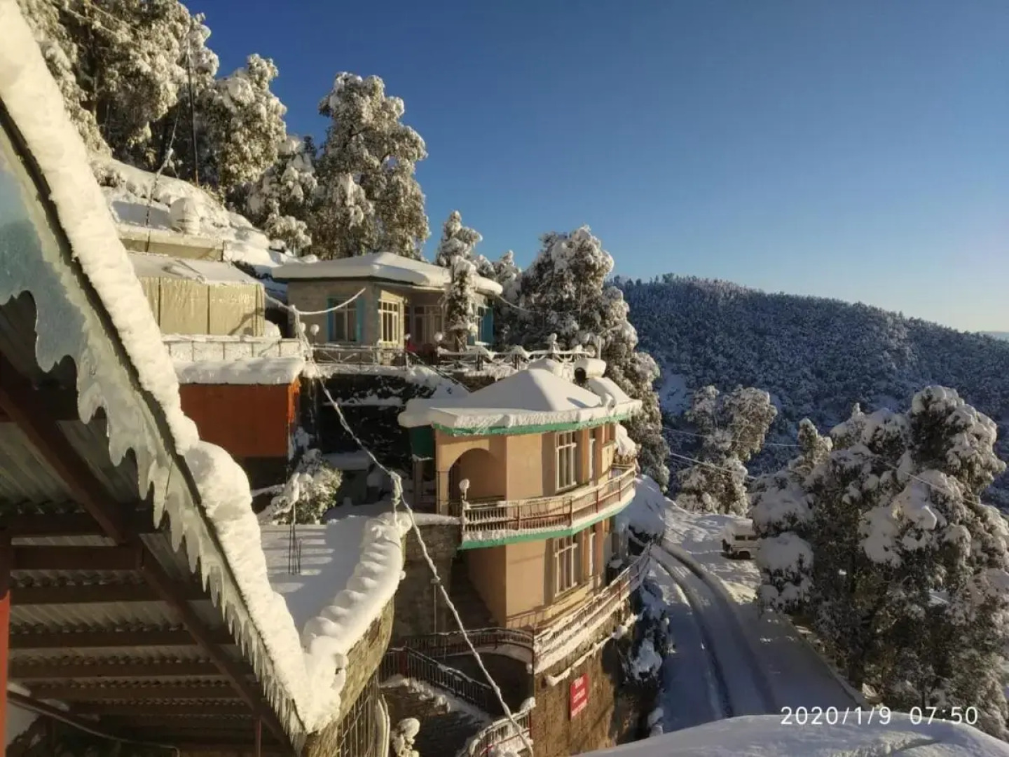 StayApart - Shruti Guest House