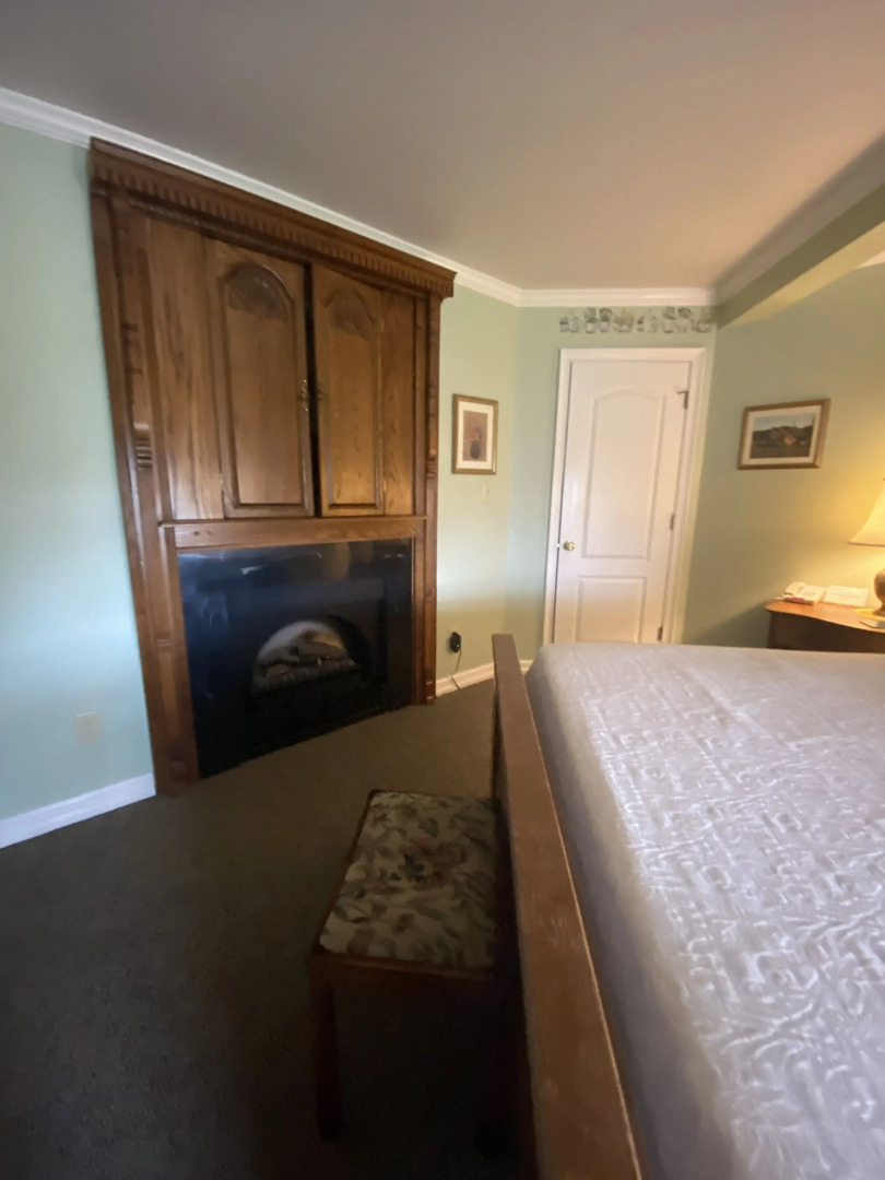 The Cypress Inn Bed & Breakfast