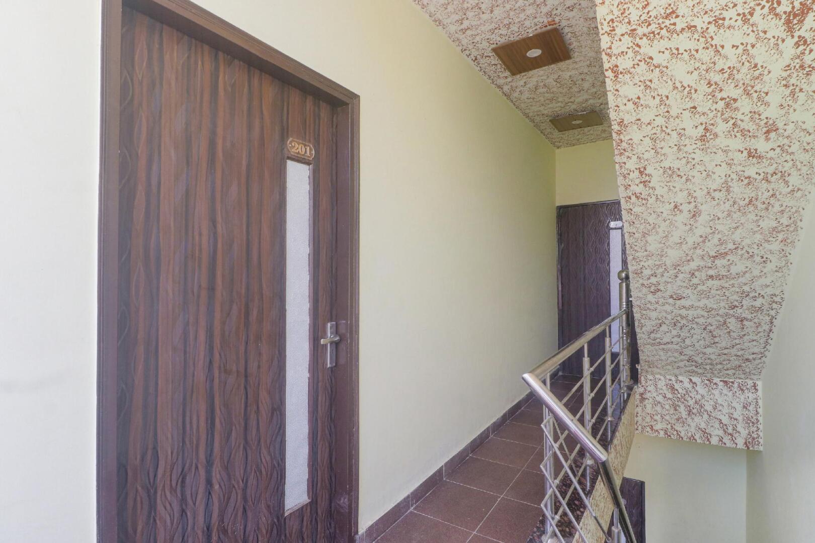 OYO Flagship 82416 Hotel President Inn