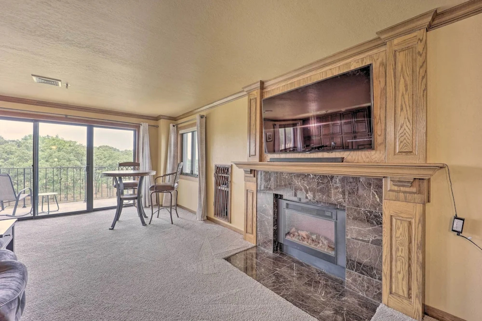Golf Course & Lake Views: Cozy Afton Condo!