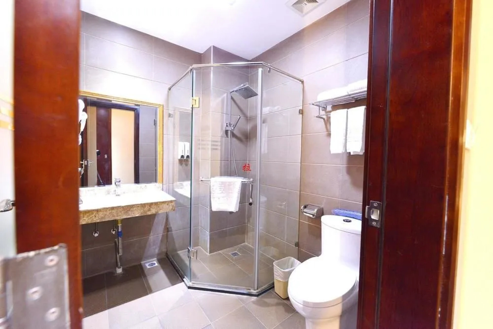 Dingnan Longhui Hotel