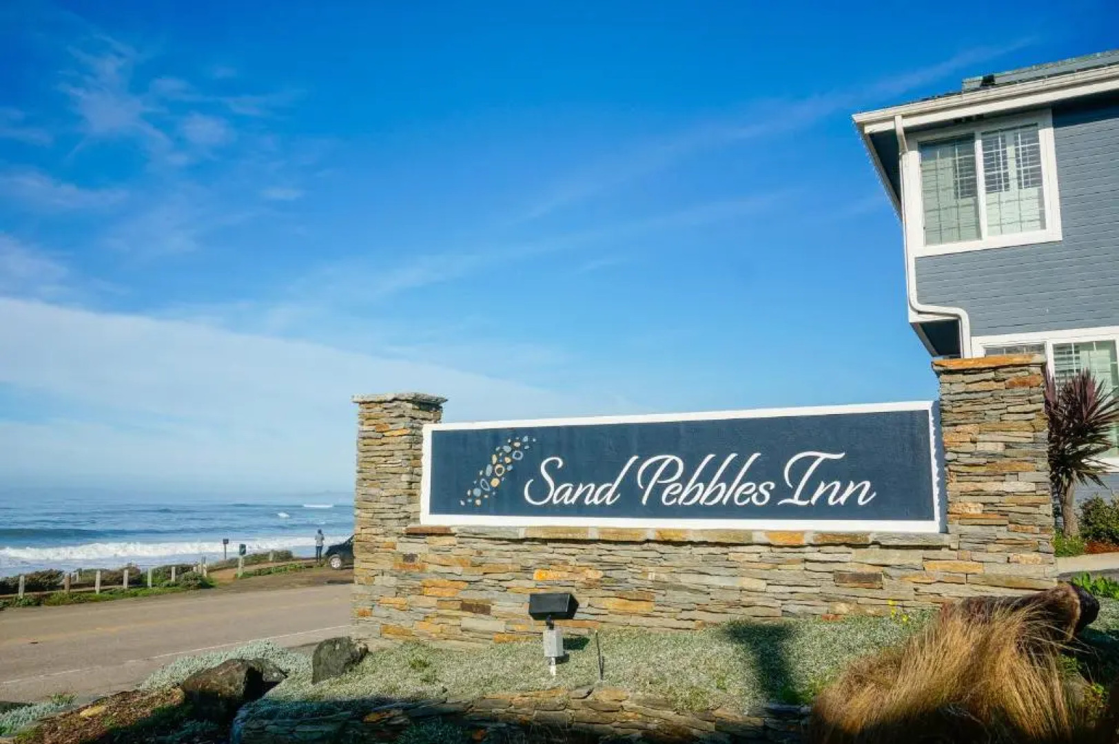 Sand Pebbles Inn