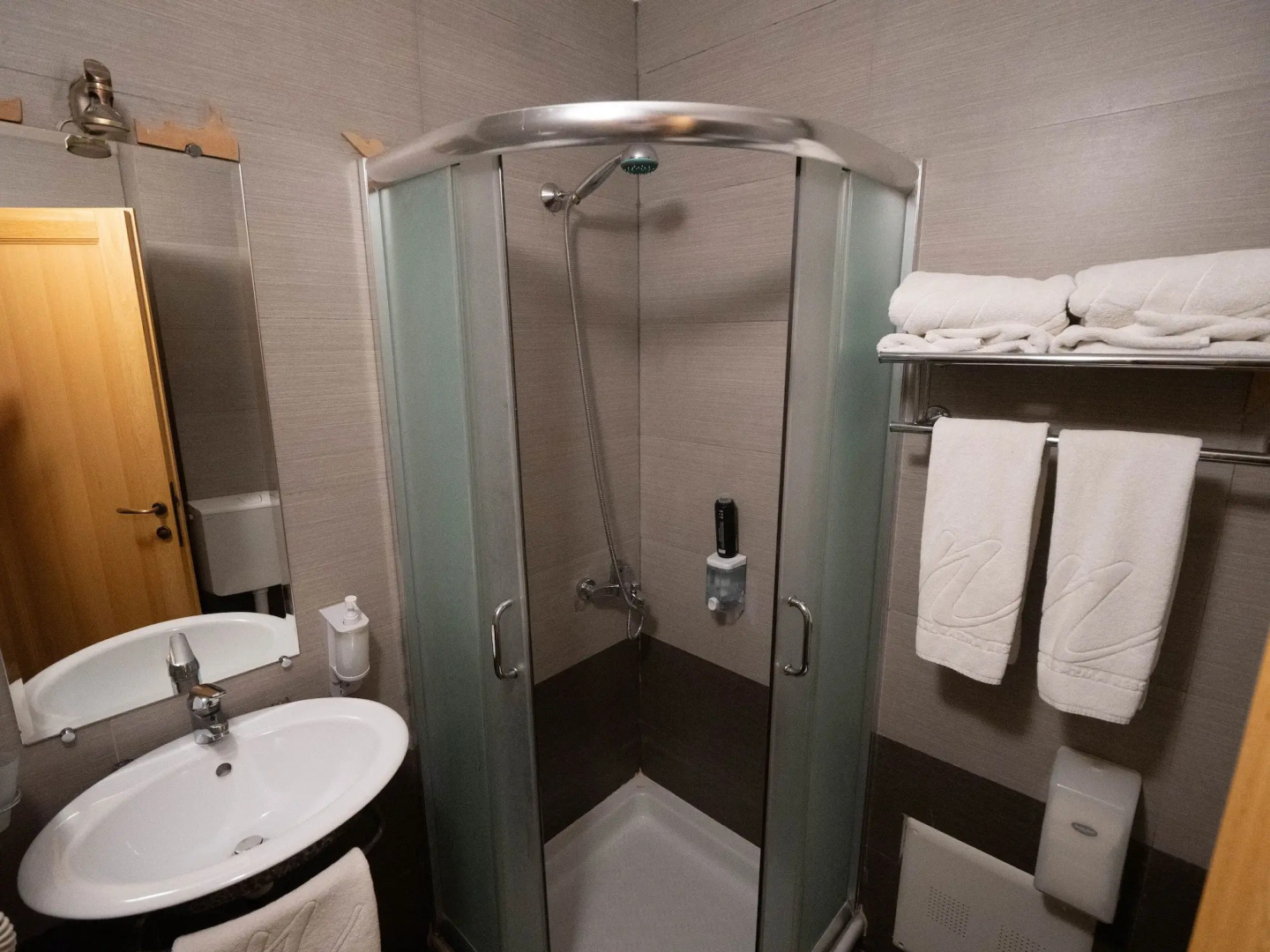 Natyral Razma Resort