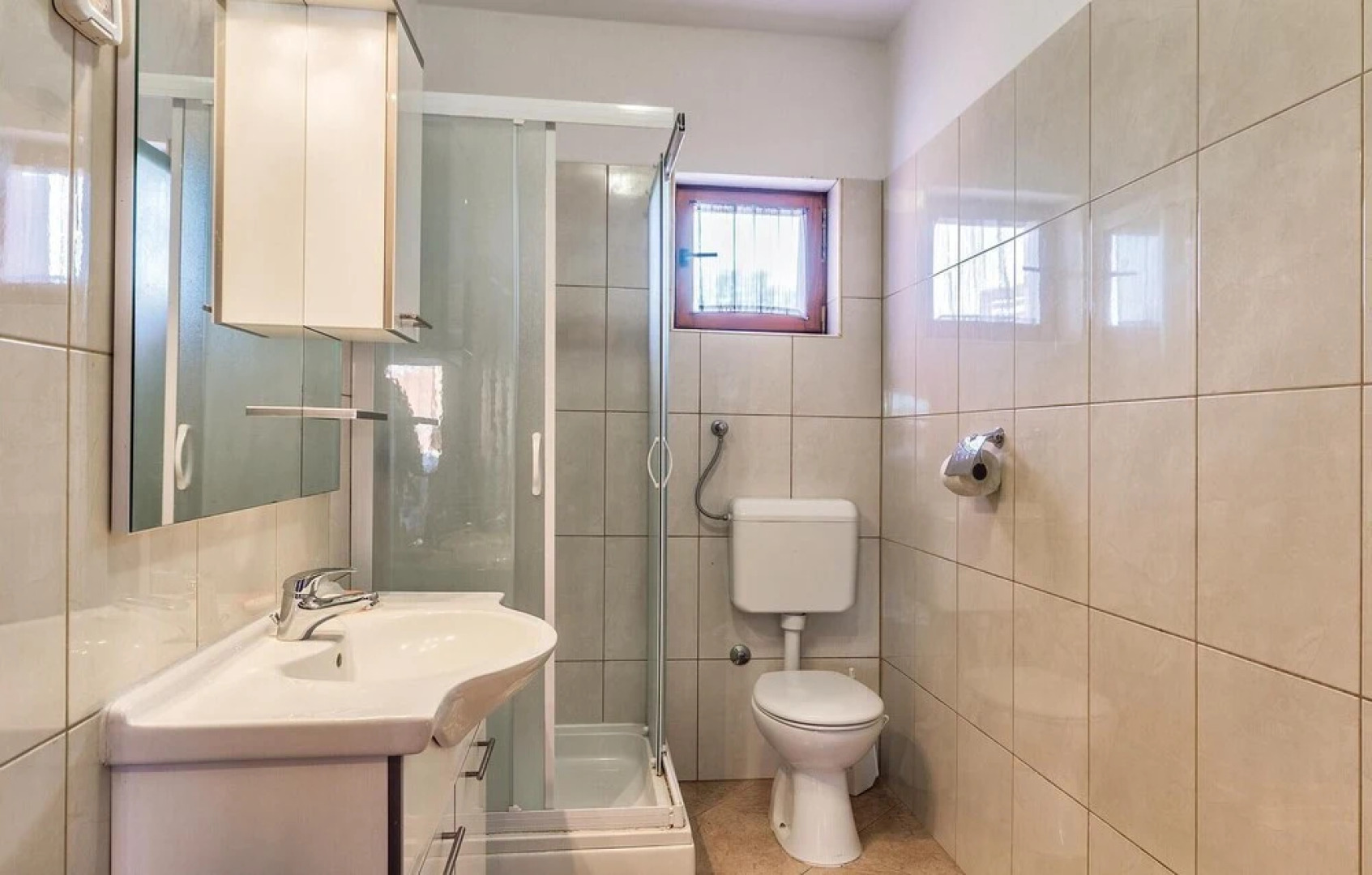 Nice Home in Bratulici With Wifi and 6 Bedrooms