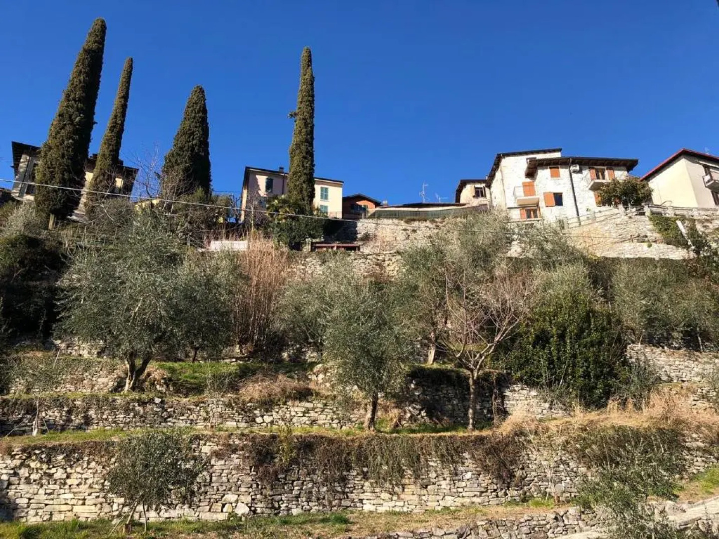 Carate 16 apartment with balcony & lake view