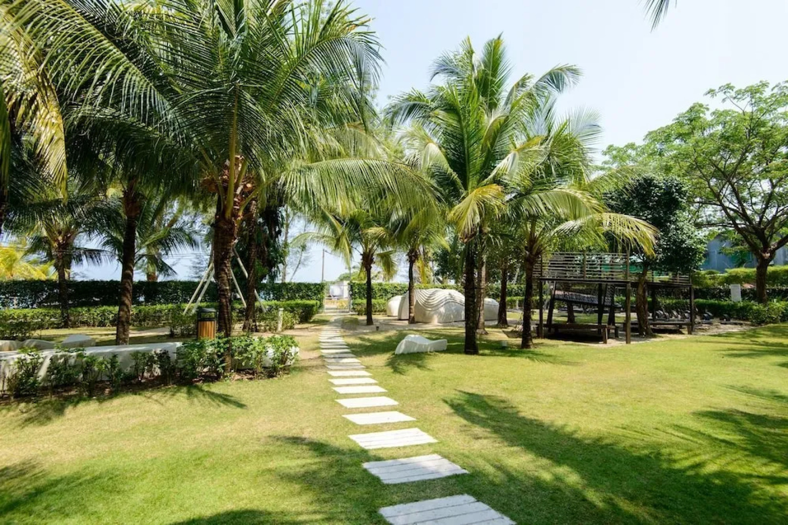 By The Sea Batu Ferringghi Luxury Holiday Suite
