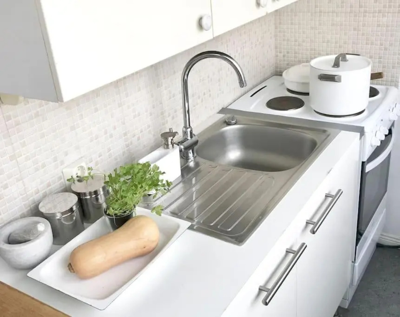 Hanko bright studio close to the marina