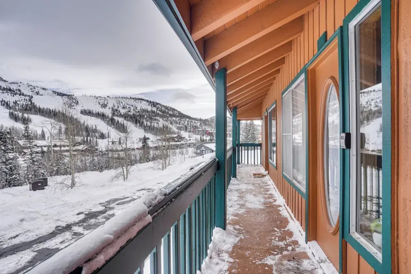 Brian Head Chalet w/ Mountain Views, Near Skiing!