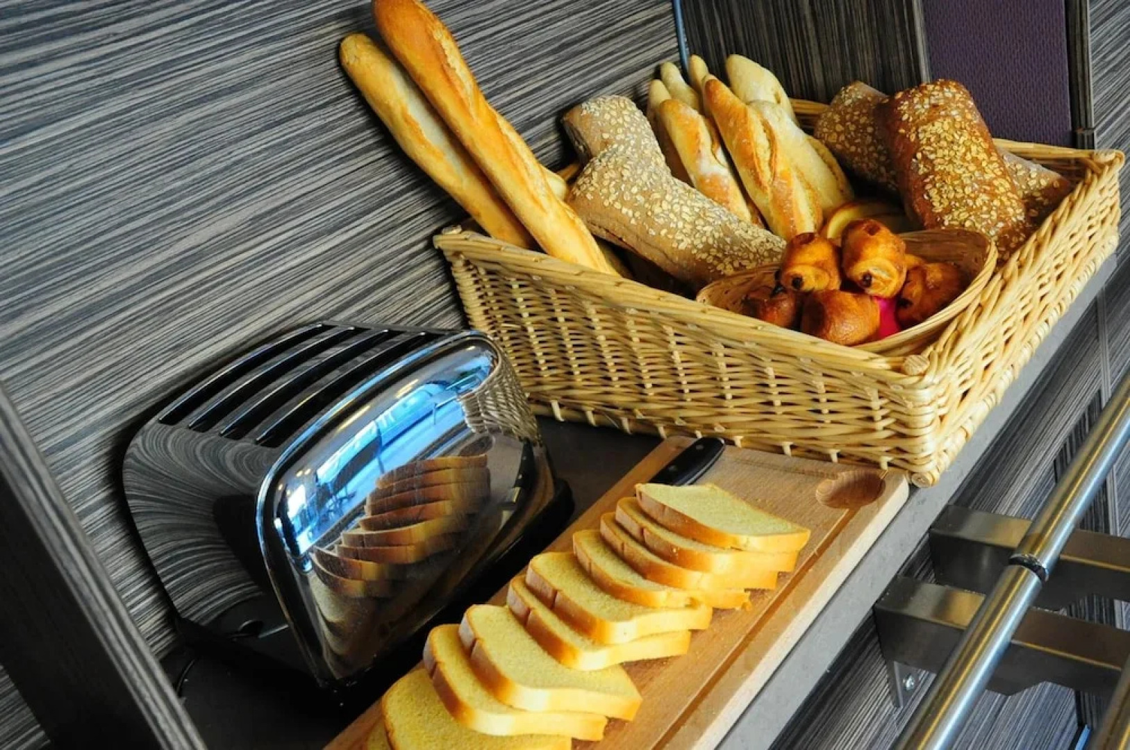 Comfort Suites Lyon Est Eurexpo