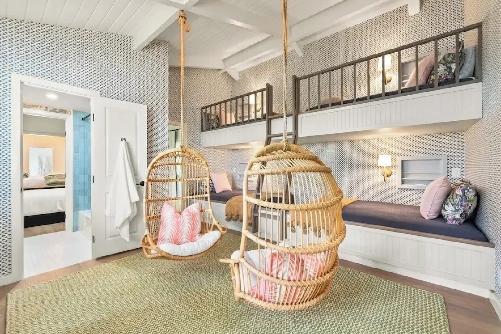 Palione Papalani by Avantstay New $1.5m Remodel Steps From Kailua Beach w/ Private Pool & Hot Tub