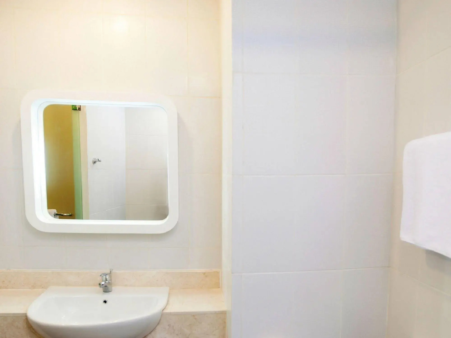 Zest Jemursari by Swiss-Belhotel International