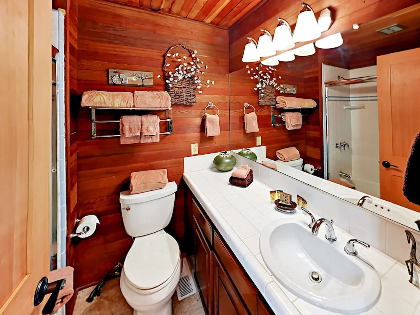 1355 Woodland Way Home 4 Bedrooms 2.5 Bathrooms Home