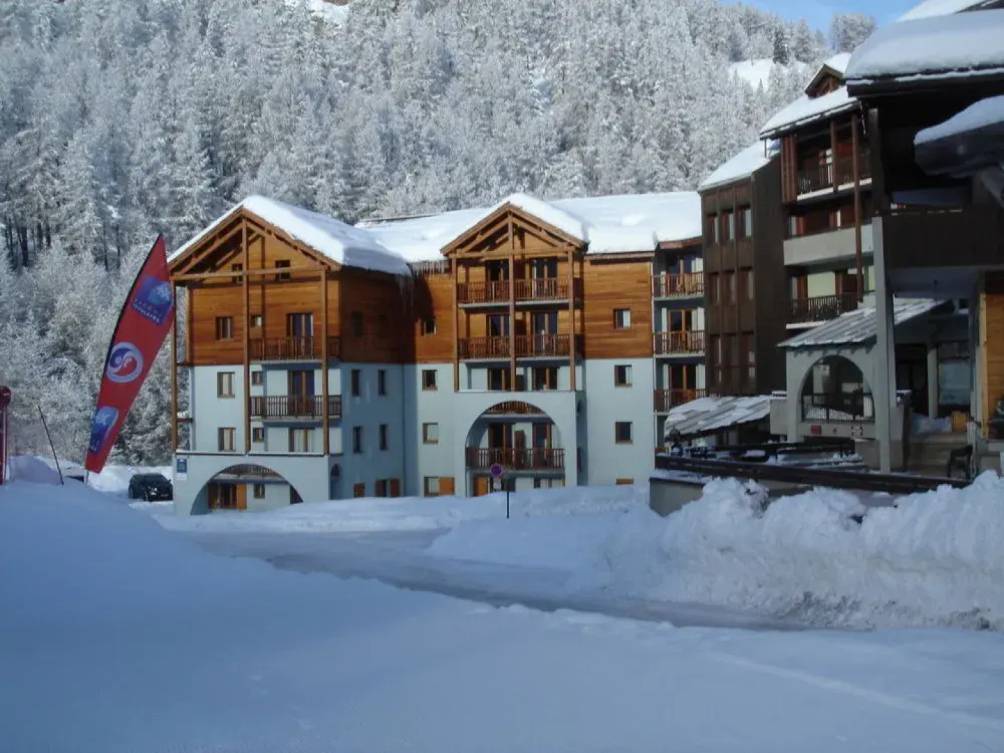 Adonis Molines by Olydea