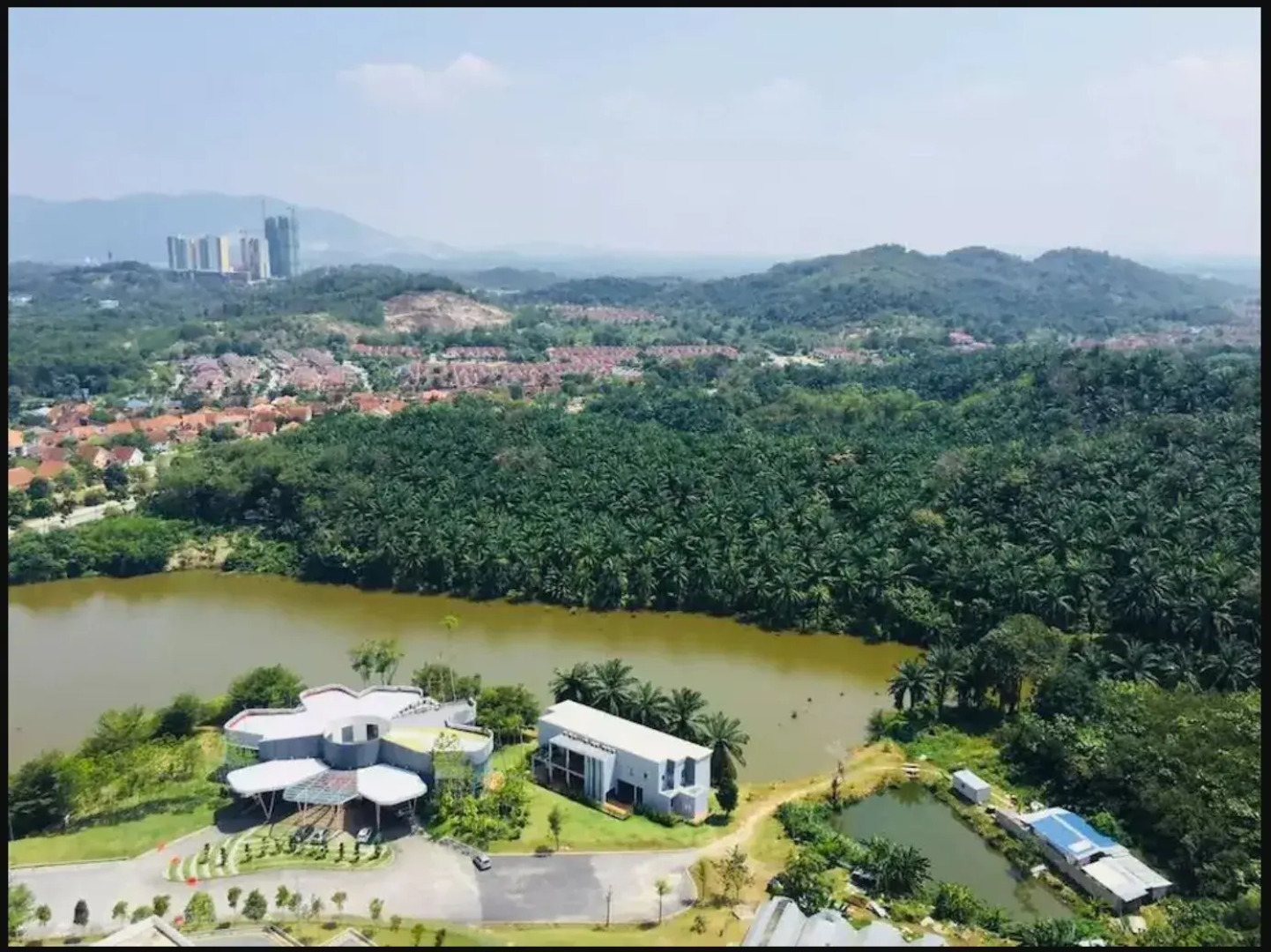 Sky Bungalow Green Beverly Hills