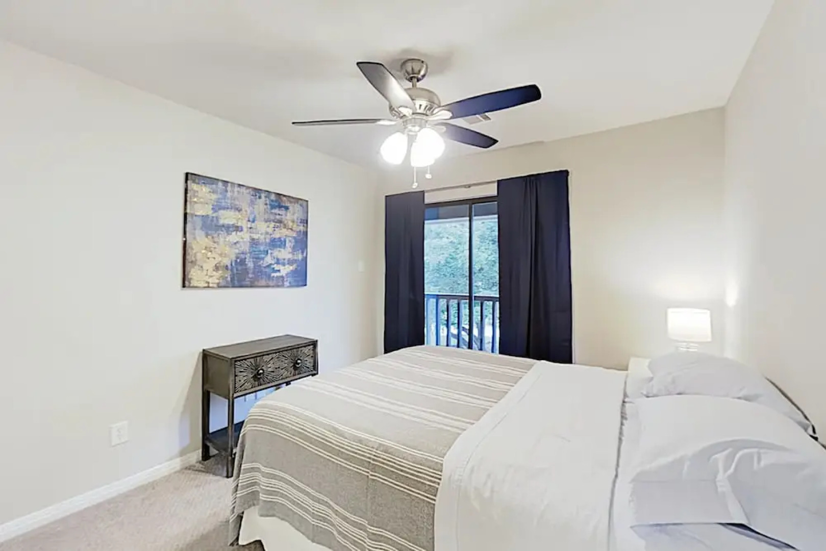 New Listing! Hill Country Getaway W/ Large Balcony 2 Bedroom Apts