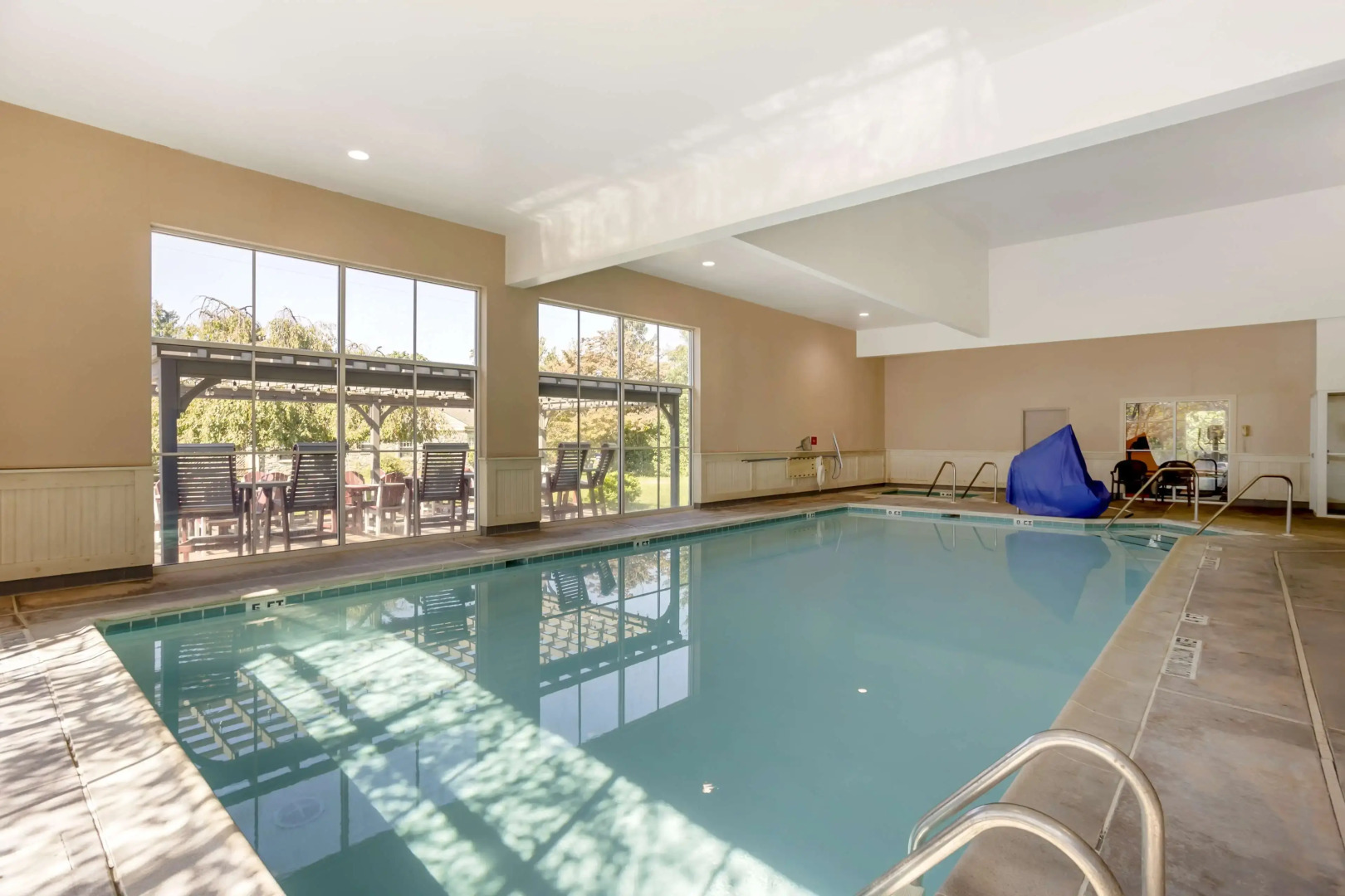 Best Western Plus Revere Inn & Suites