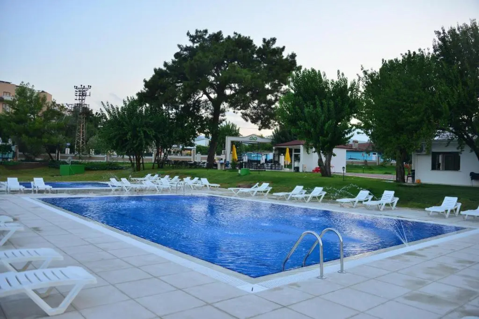 Dream Town Hotel & Restaurant