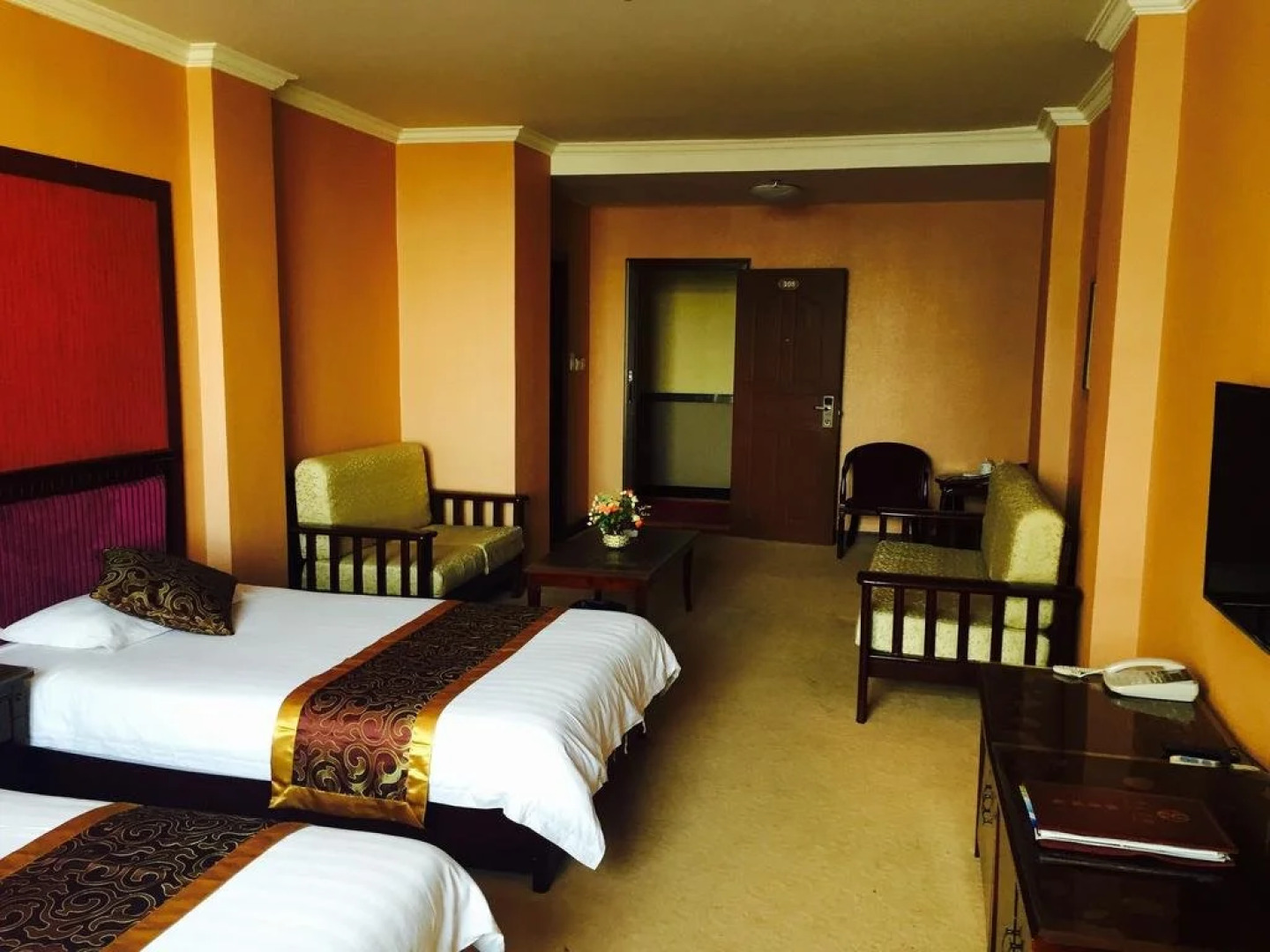 Jiayuguan Huatian Hotel