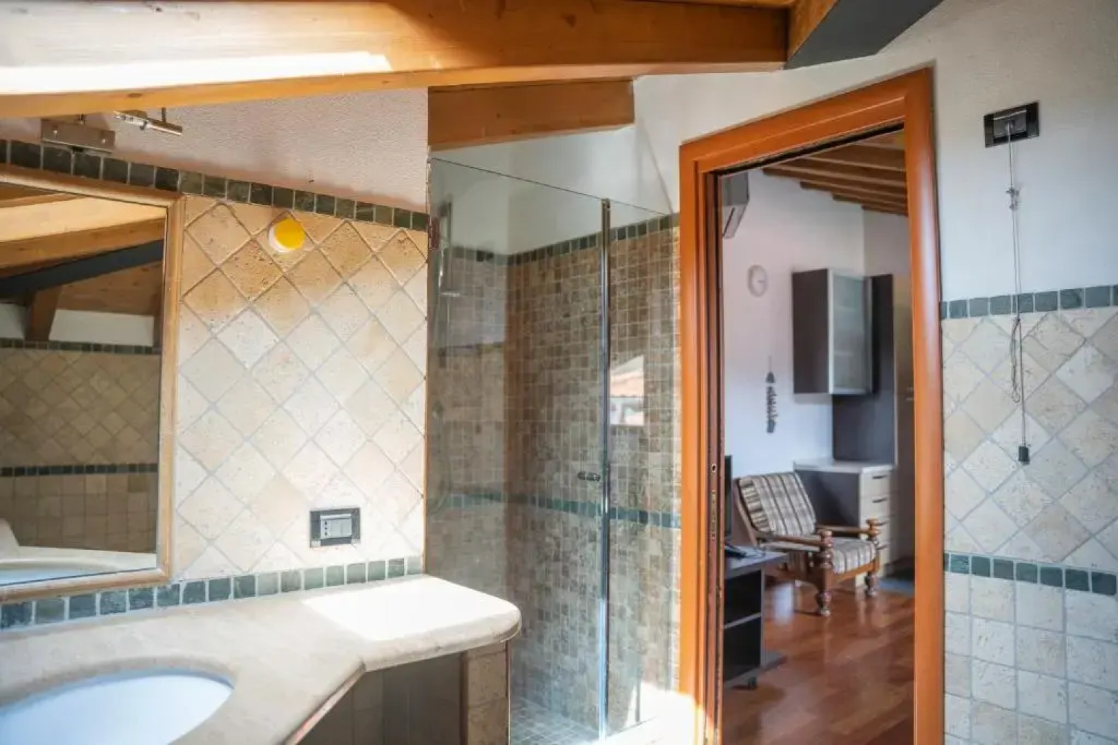 042 - Attico delle Pesche 10 minuti Mare, RISTRUTTURATO