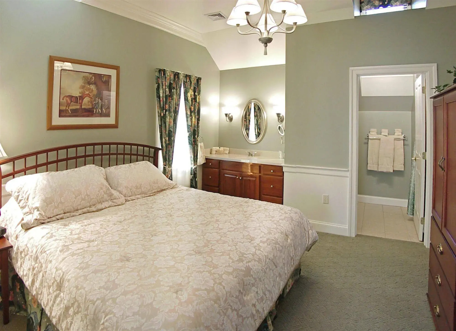 Bird In Hand Village Inn & Suites