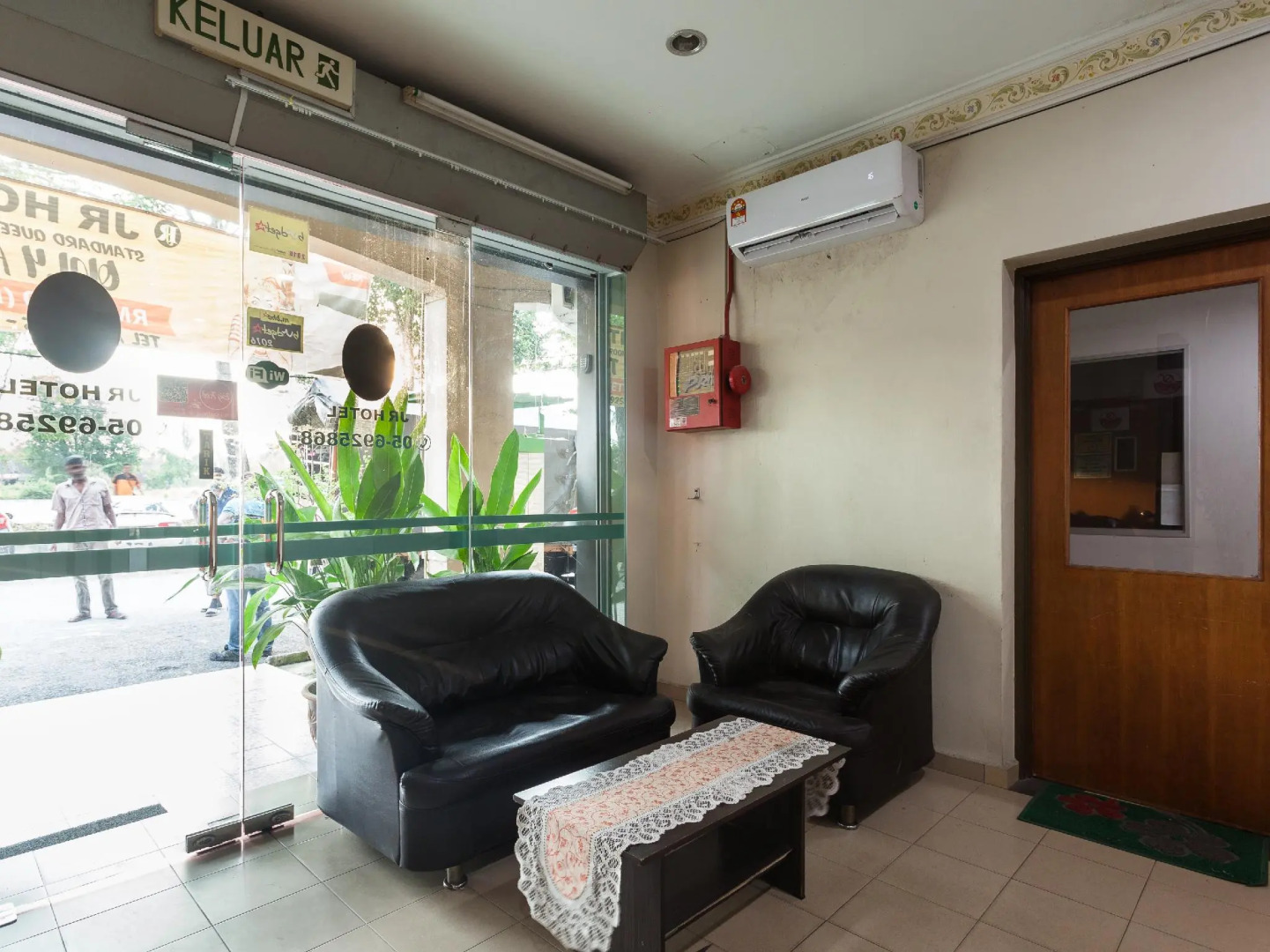 Hotel O Captain Hotel Cafe & Bistro