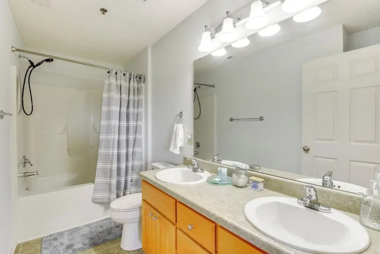 Scenic Outdoor Space: Lake Keowee Retreat!