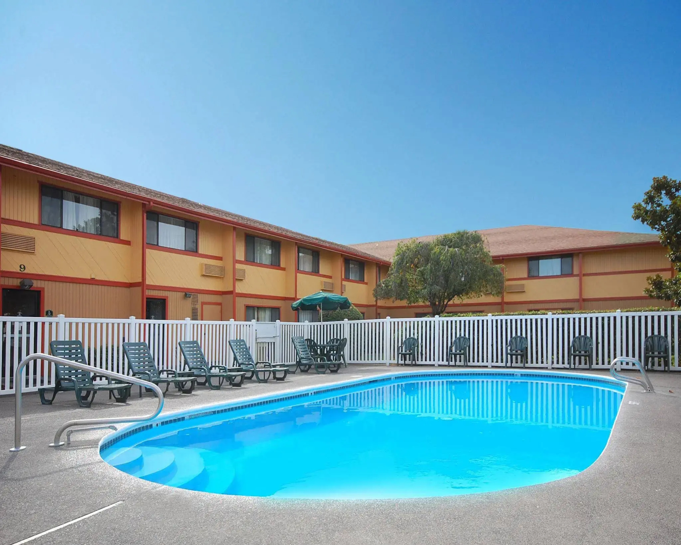 Quality Inn & Suites Medford Airport