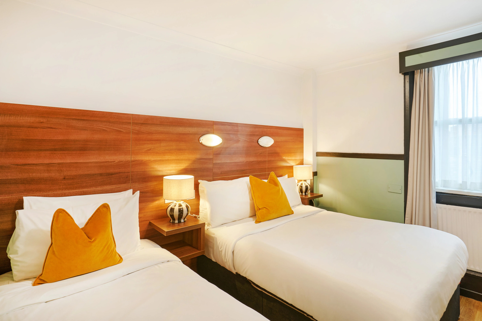 Huttons Hotel, Victoria London