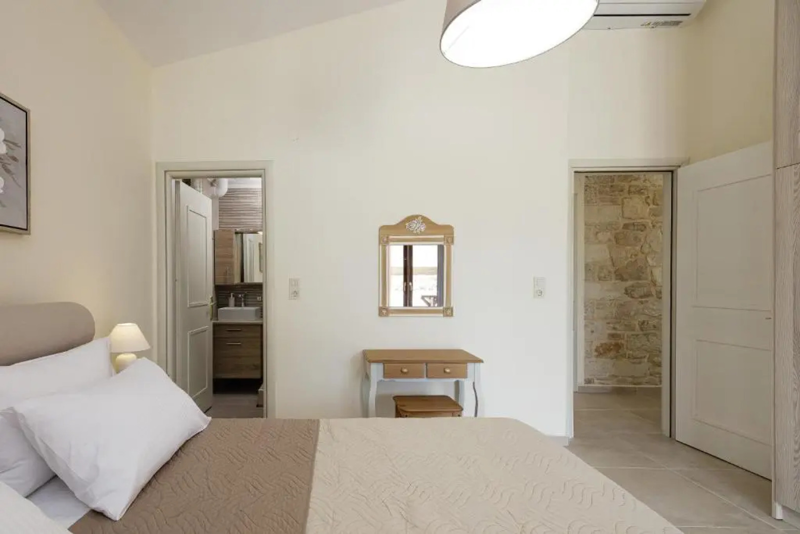 Unique Stonebuilt rural Retreat & private pool II