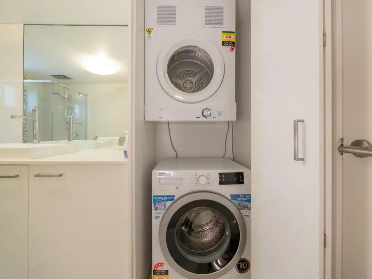 Pacific Towers Unit 4, 19 Ormonde Tce Kings Beach