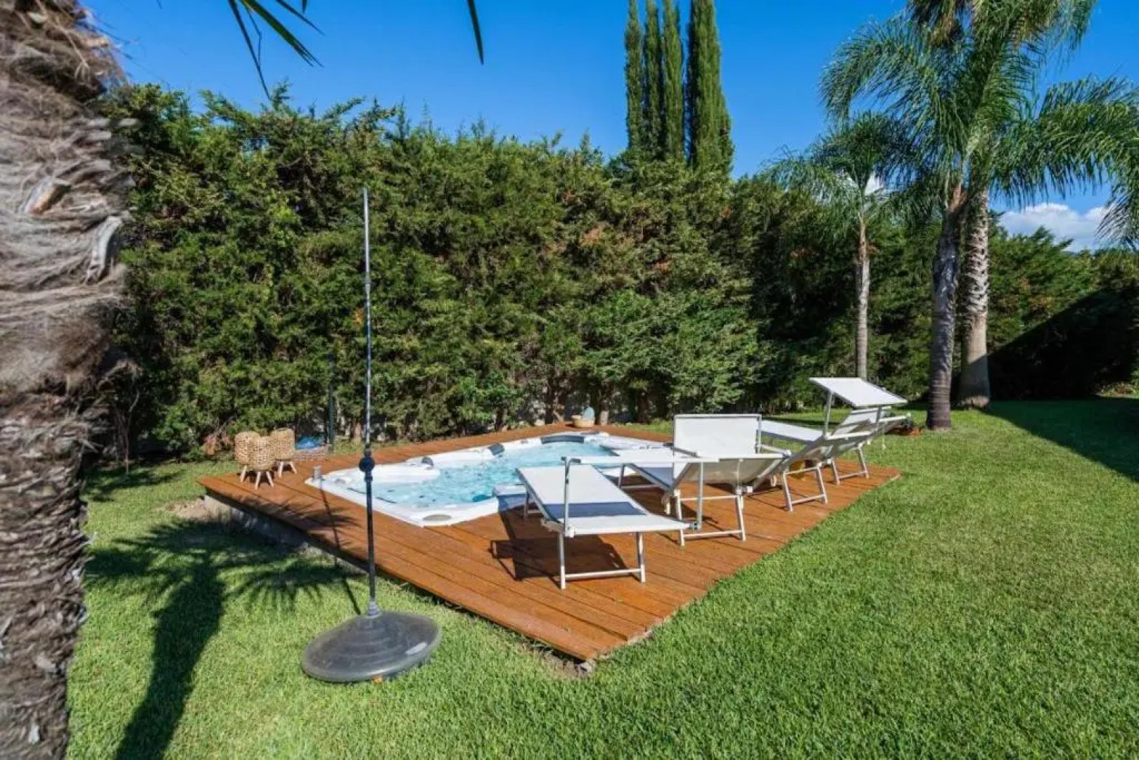 Romantic Apartment With Hot Tub