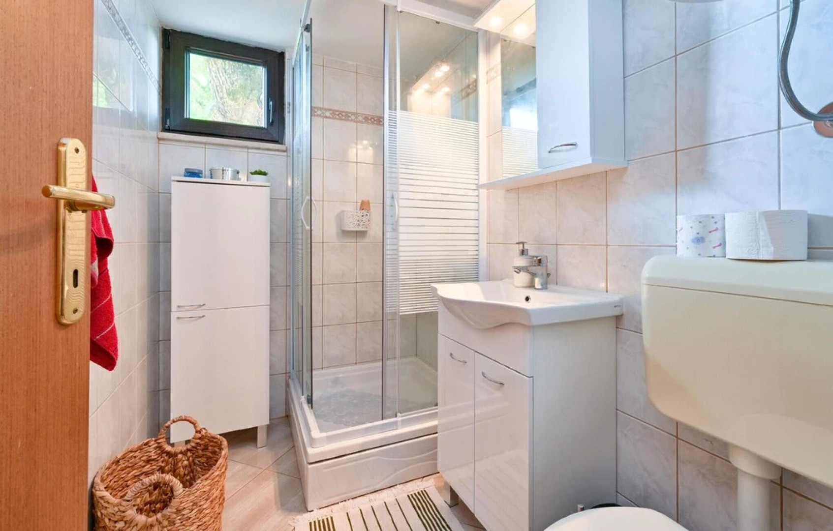 Amazing Home in Galovic Selo With 1 Bedrooms and Jacuzzi