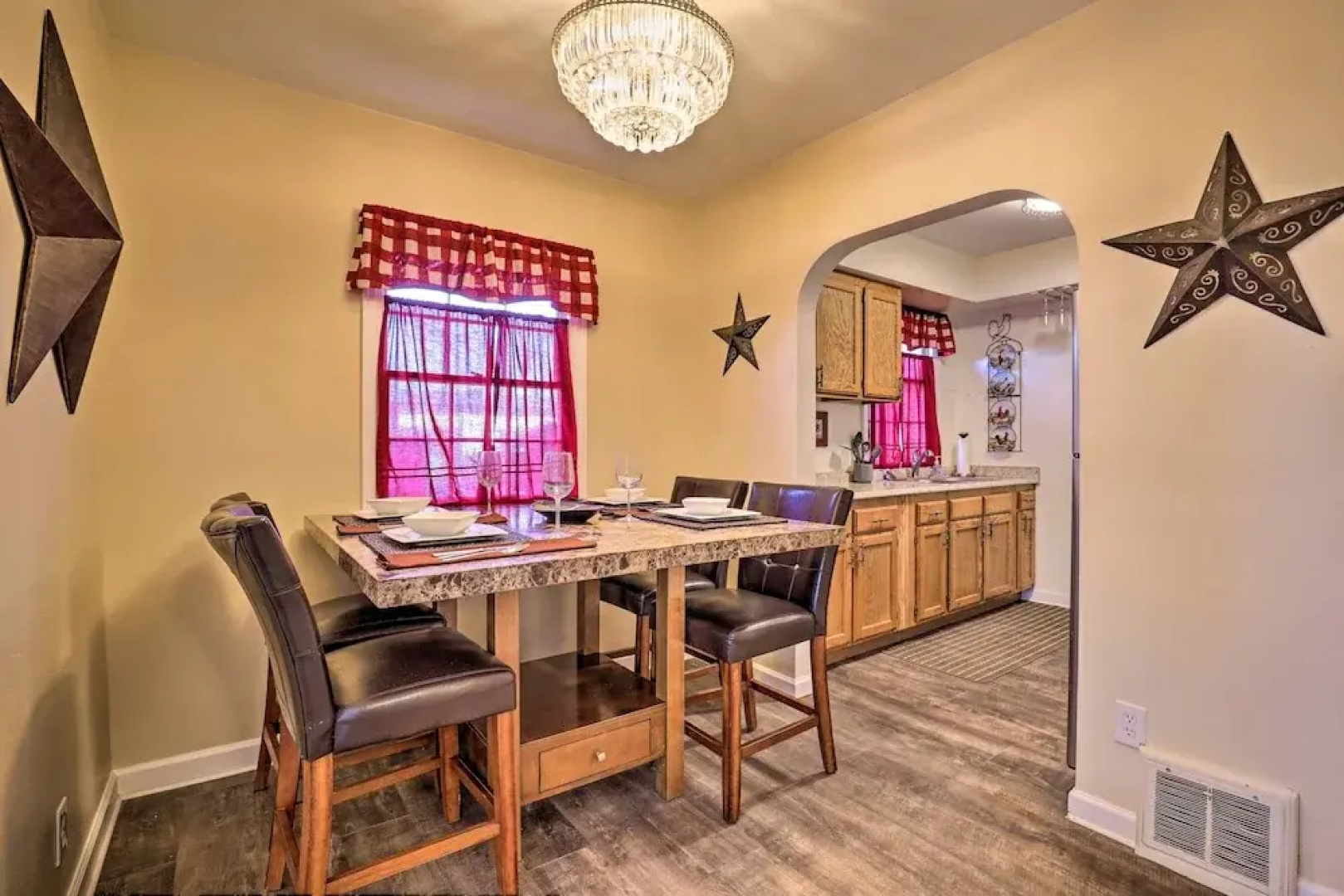 Downtown Cedar City House < 1/2 Mi to SUU Campus!