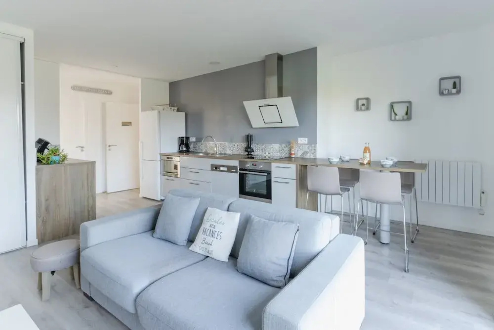 Nice 2-room Apartment With sea View Near the Beach