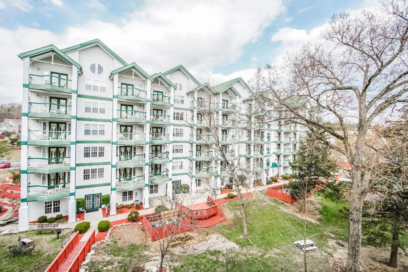 Surrey's Carriage Place Resort