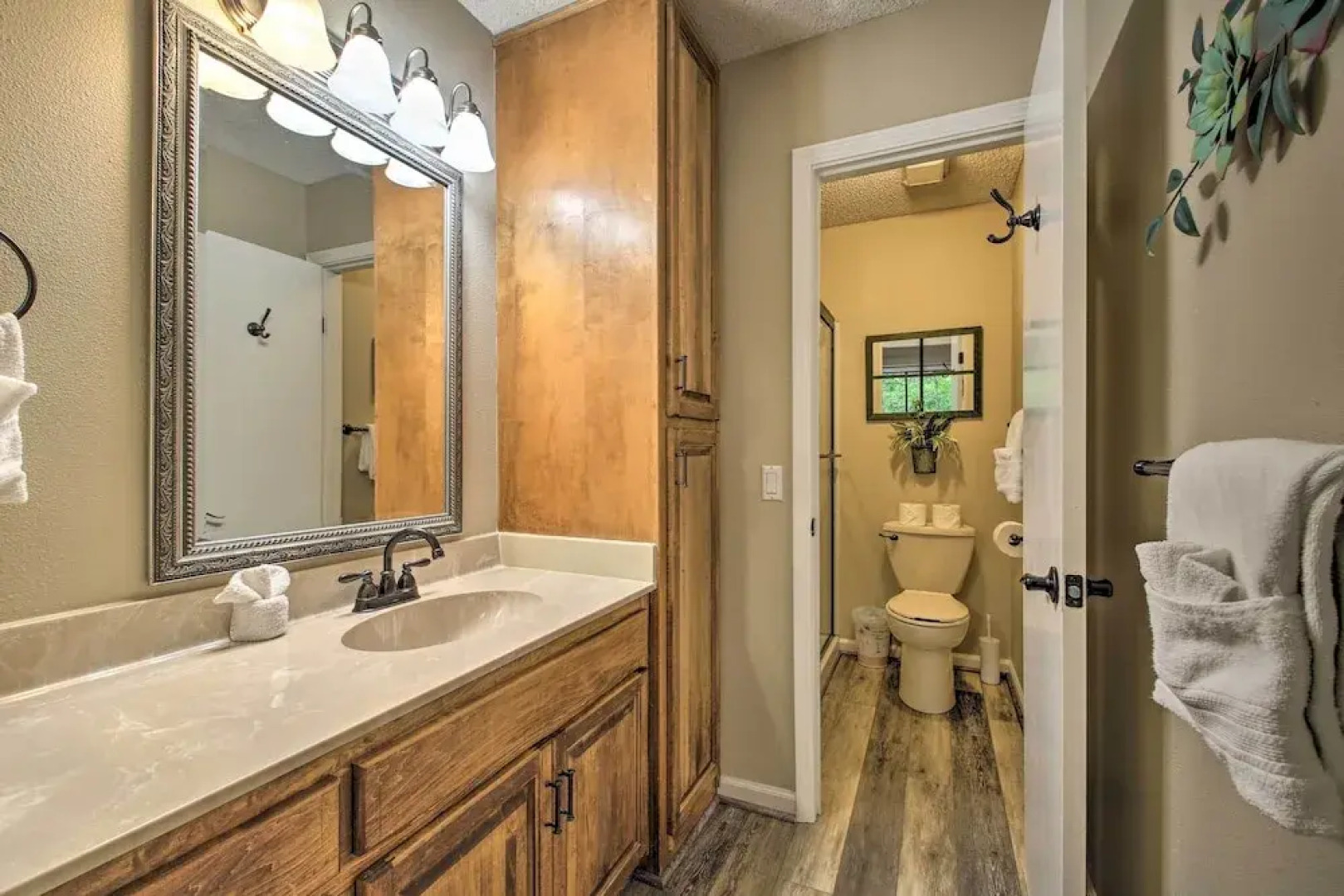 Furnished Deck & Grill: Hot Springs House