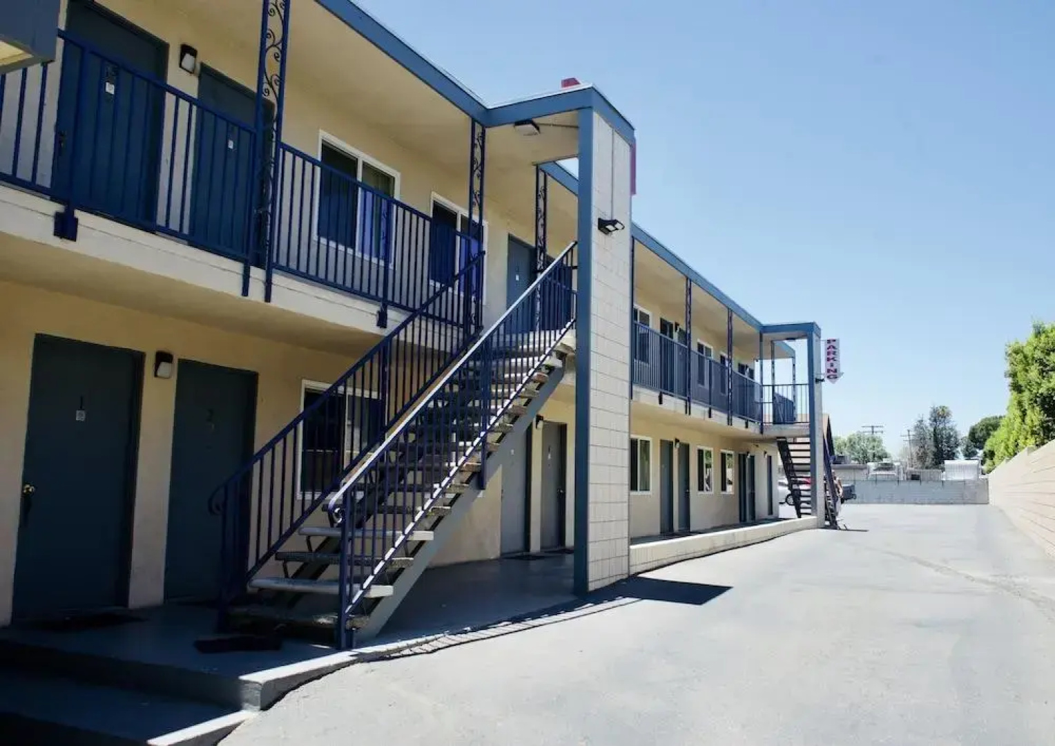 Red Carpet Motel