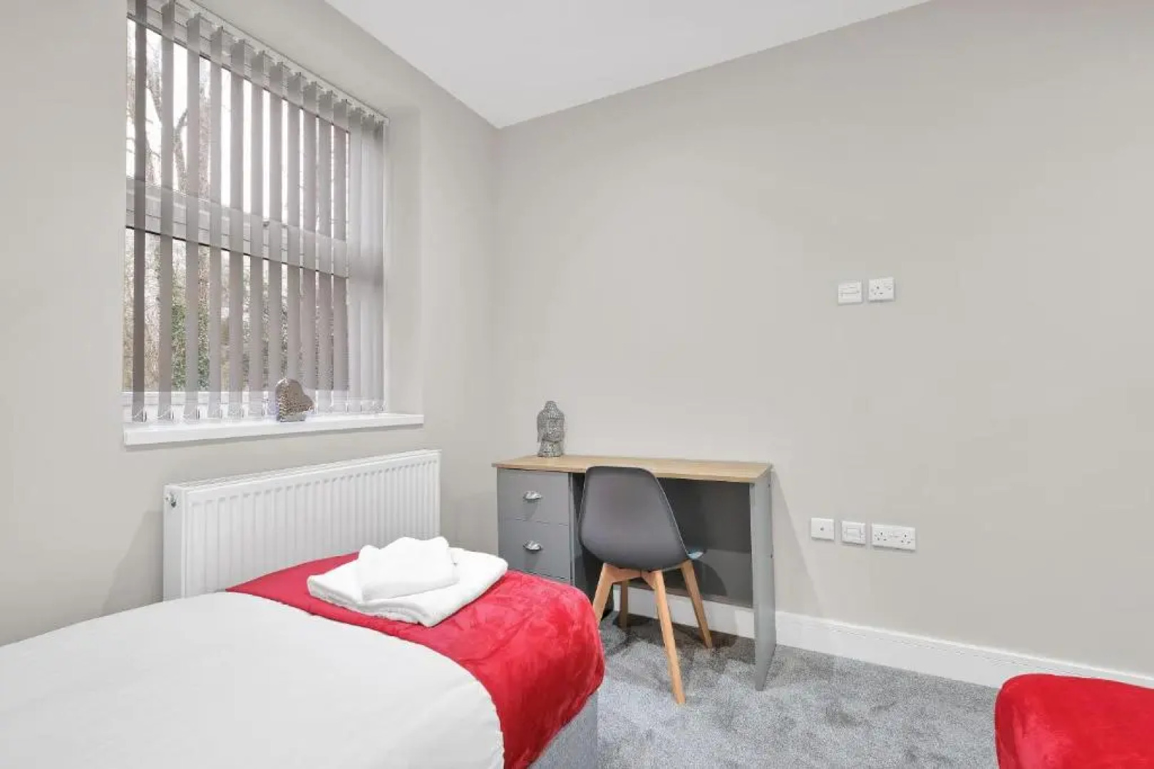 Crown Place 2 & 3 Bedroom Luxury Apts. with Parking in Shepperton