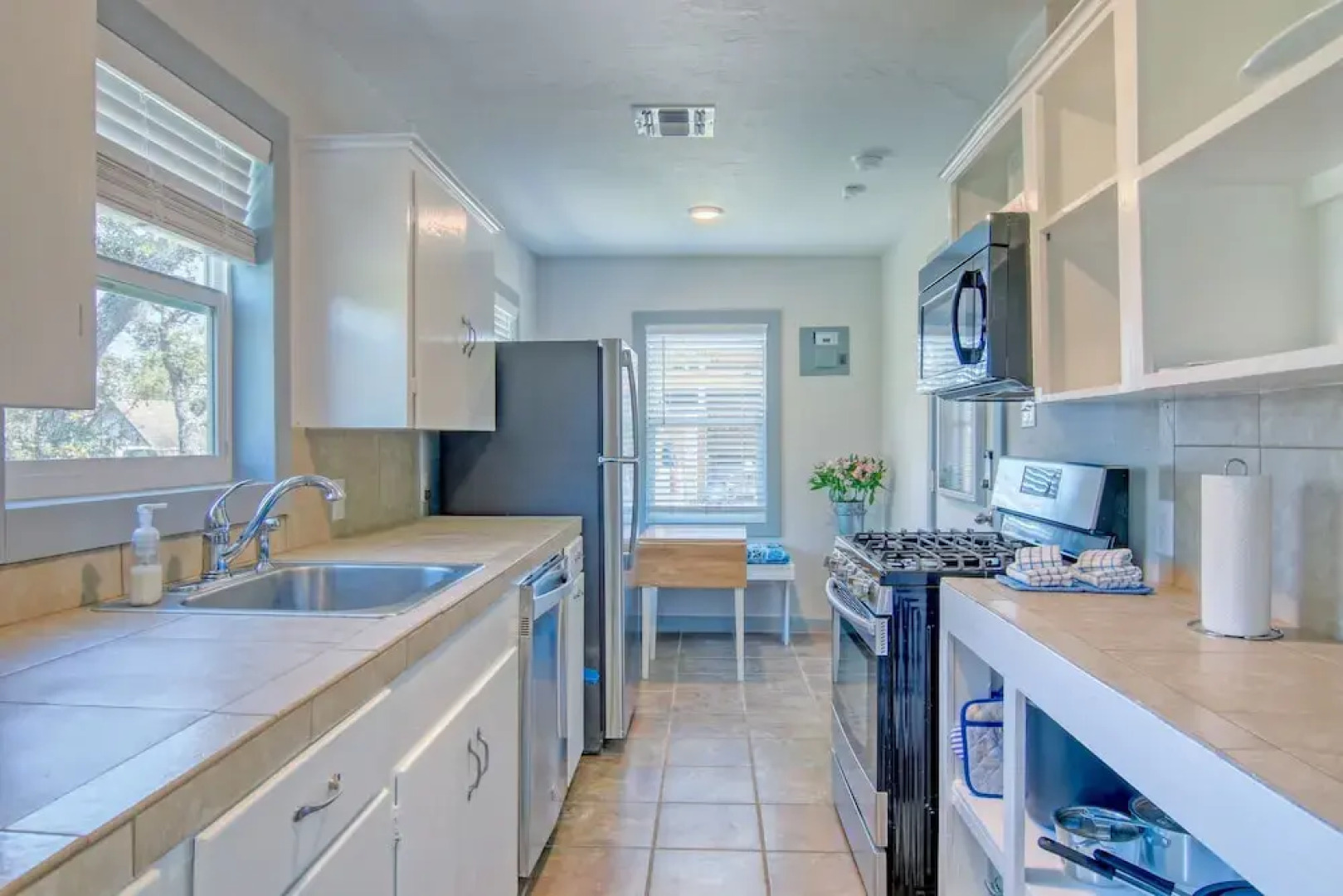 Muizenberg 6031rpb 3 Bedroom Home by RedAwning