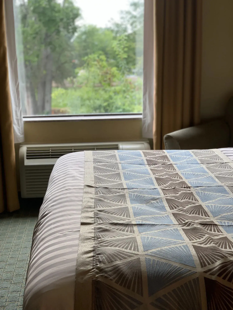 Ambassador Inn and Suites Tuscaloosa