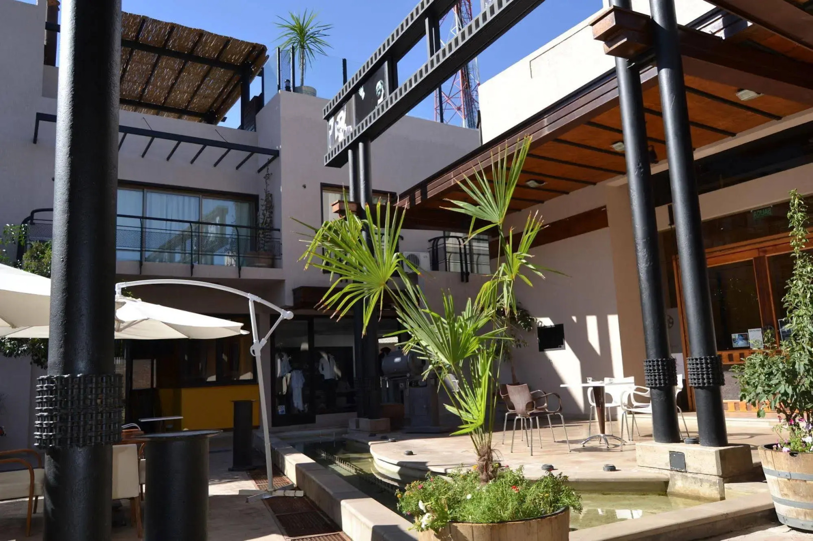 Plaza Paradiso Petit Hotel